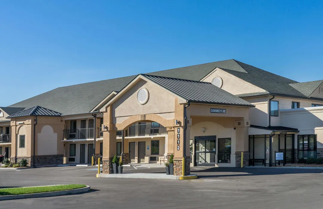 Baymont By Wyndham Clarksville-1