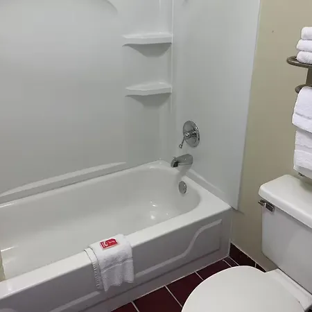 Econo Lodge & Suites Clarksville Near Governors Square Mall-2