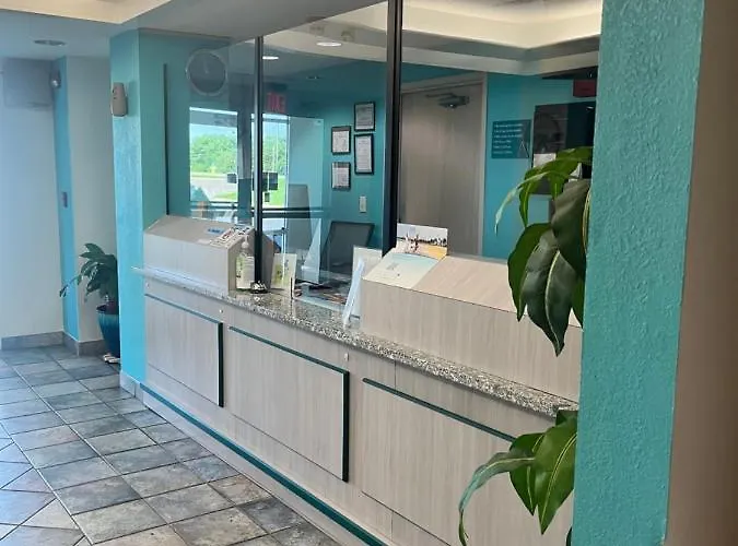 Motel: Howard Johnson By Wyndham Clarksville Tennessee